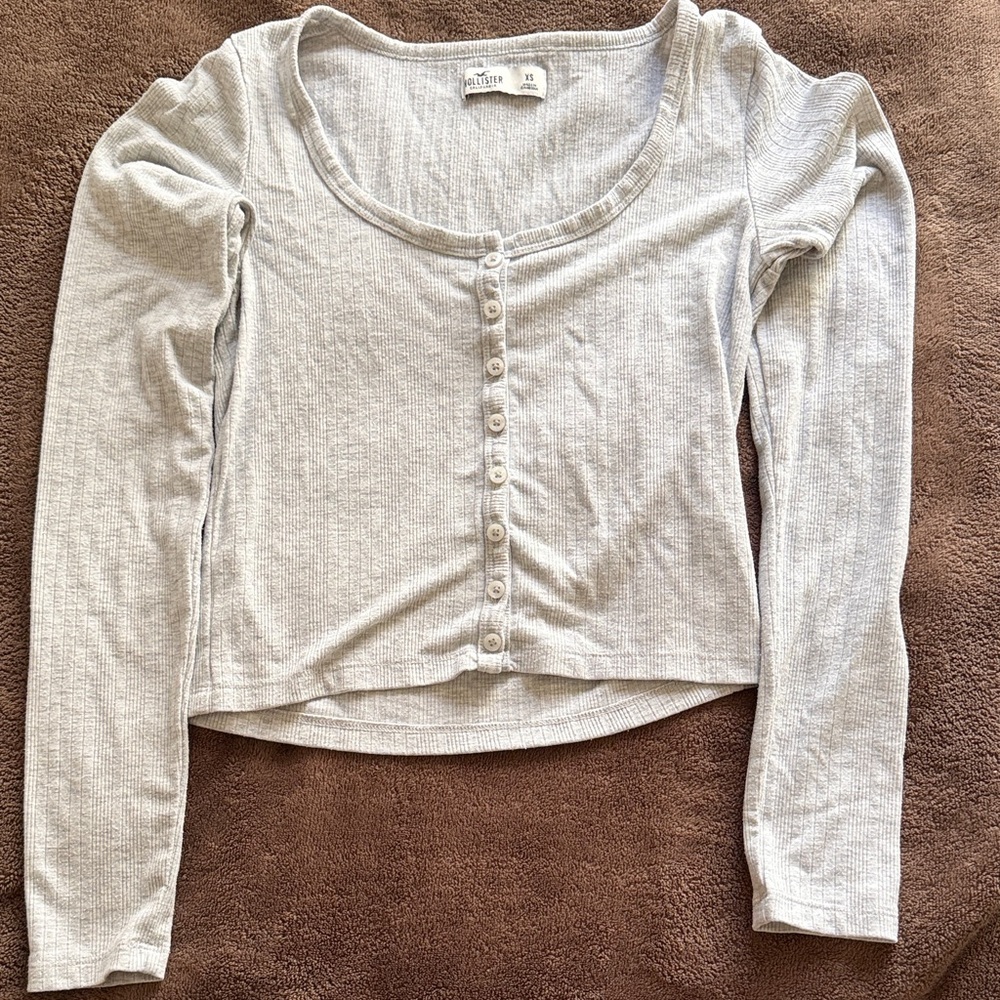 Hollister Light Gray Ribbed Button-Front Long Sleeve Top